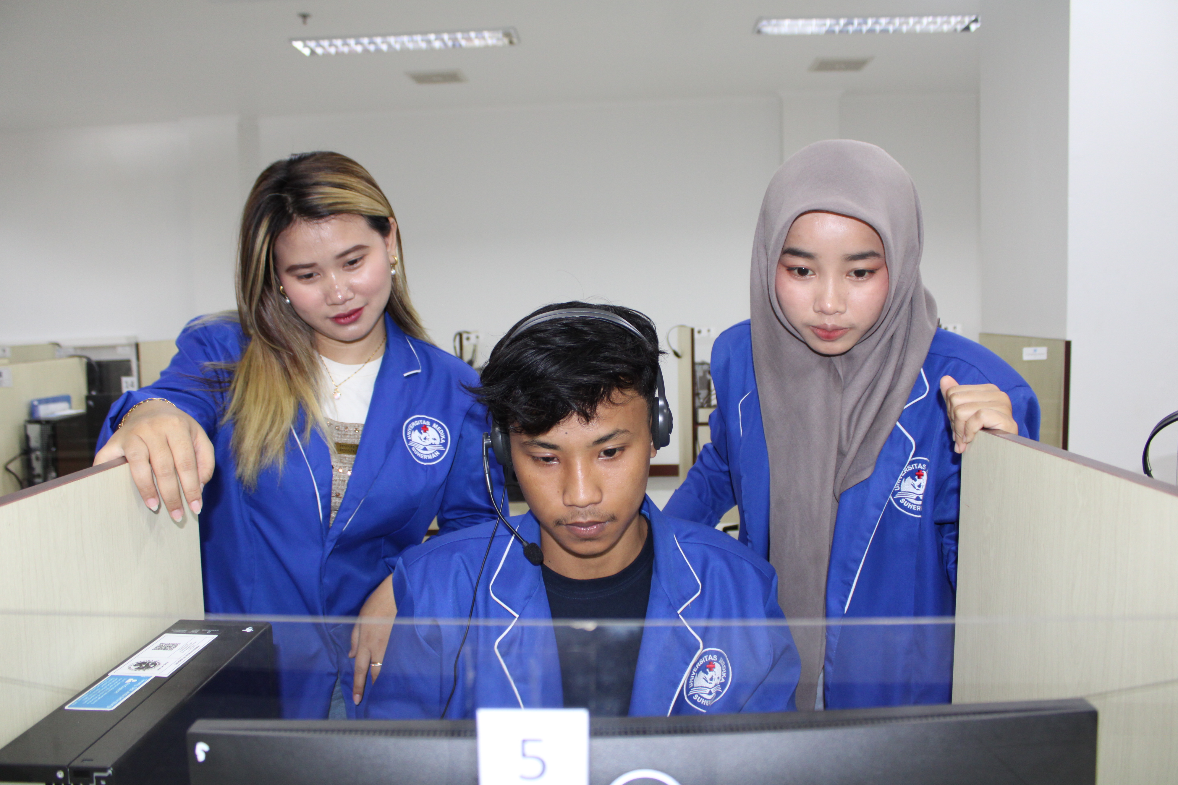 Fakultas Ilmu Sosial & Teknologi